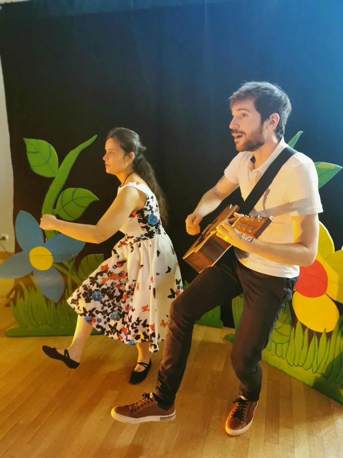 Scène du spectacle La Chenille des Émotions