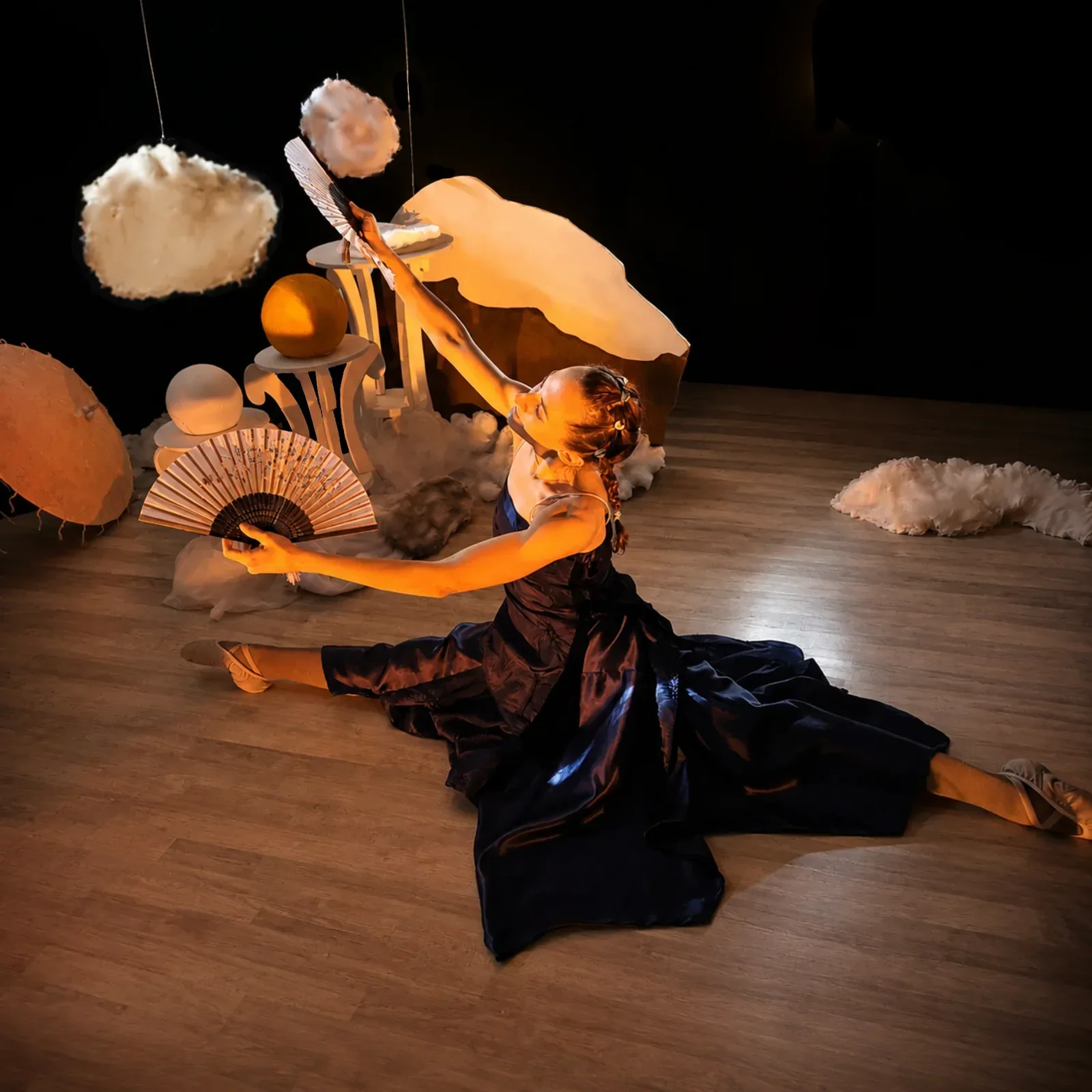 Scène du spectacle La Fileuse de Nuages